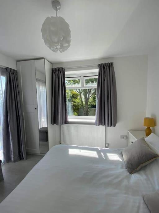Dingley Dell - Superb Location For Truro In Private Accommodation Perranwell Eksteriør bilde